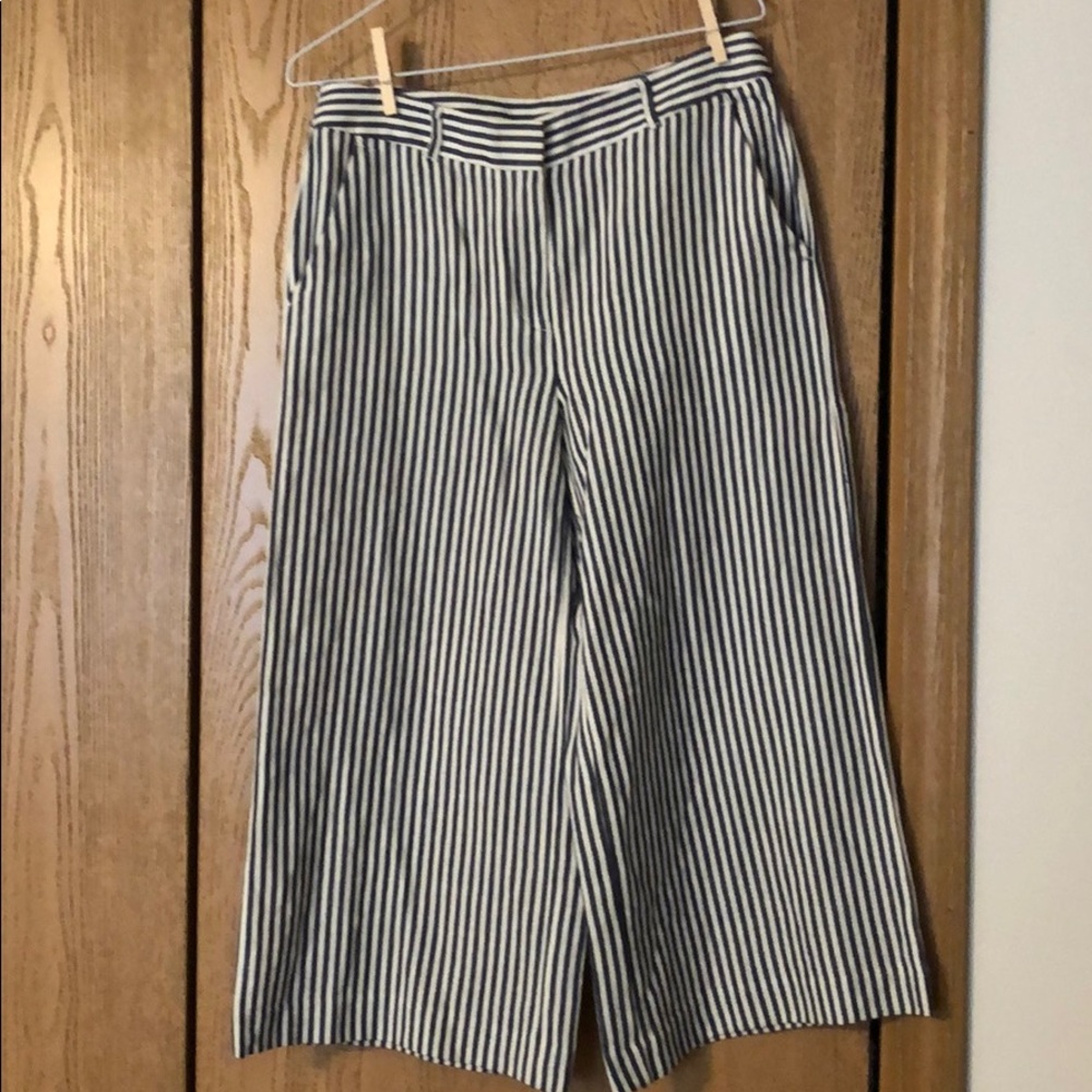High wasted wide leg pin stripped Capri pants